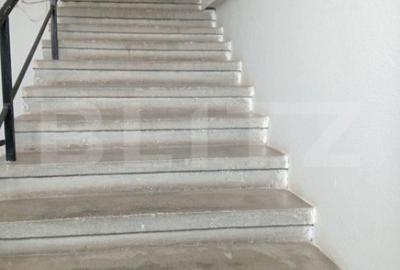 Spațiu comercial, de 1,000 mp, în Central - 8
