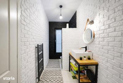 Casă cu 4 camere cu Teren 550 Mp în Valea Adâncă