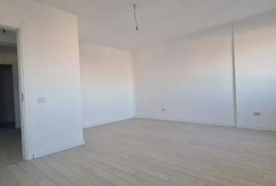 Apartament cu 4 camere nedecomandat în Virtuții