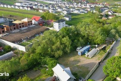 Teren de 1000 mp, în Șcheia