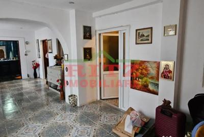 Casă cu 3 camere cu Teren 121 Mp în Central - 9