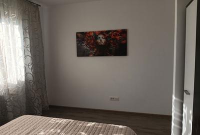 Apartament cu 2 camere semidecomandat în Tractorul - 4