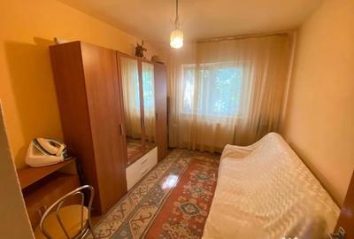 Apartament cu 4 camere decomandat în Miorița - 11