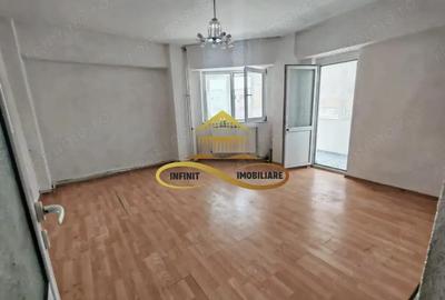 Apartament de vanzare 2 camere decomandate, etaj intermediar, - 15