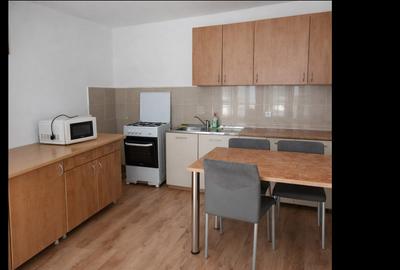 Apartament cu 3 camere decomandat în Central - 2