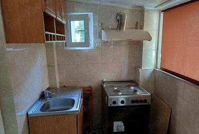 Inchiriez garsoniera in Galata 2. Pretul include toate utilitatile. - 4