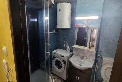 Garsonieră decomandată în Petros - 10