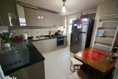 Casă cu 7 camere cu Teren 650 Mp în Central - 19