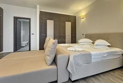 Priveliste spre masivul Postavarul - 13