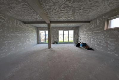 Casă cu 4 camere cu Canalizare în Florești - 1