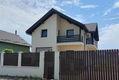 Casă individuală cu 4 camere cu Canalizare în Sânpetru - 1