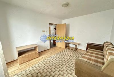 OKAZIE ! Apartament 4 camere modificat in 3 bucatarie mare balcon centrala termopane CETATE OKAZIE ! Apartament 4 camere modificat in 3 bucatarie mare balcon centrala termopane CETATE - 1