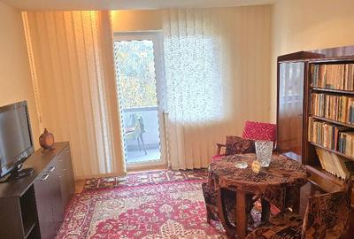 Inchiriez apartament 2 camere in Deva, zona Piata Centrala, dec. et. 3 - 1