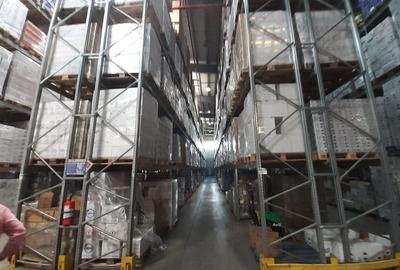 Hala 3814 mp si birouri 314 mp - metrou in apropiere - 3