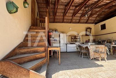 Casa de vanzare 6 camere loc de relaxare garaj  teren 669mp  Cornatel - 2