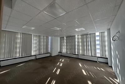 Spațiu comercial, de 400 mp, în Titan