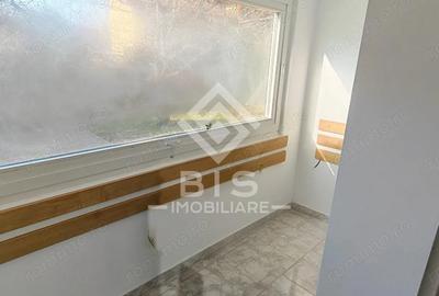 Spațiu comercial, de 80 mp, în Central - 3