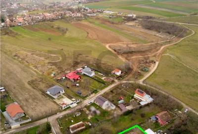 Casă cu 2 camere cu Teren 834 Mp în Cetariu - 2