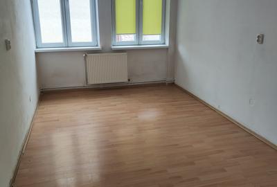 Ciucas--Spatiu birouri 260 mp compartimentat ,parcare ,liber - 4