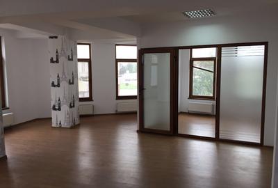 Peninsula - Piata Ovidiu, spatiu ideal birouri, 150 mp. - 2