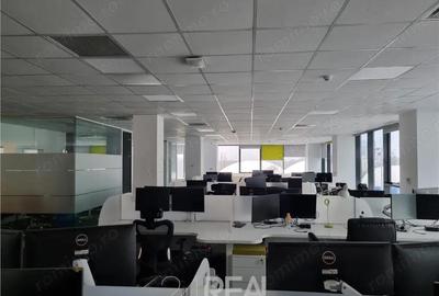 Spațiu comercial, în Aviației - 18