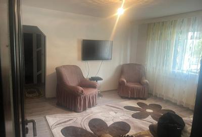 Apartament cu 2 camere semidecomandat, mobilat în Craiovița Nouă