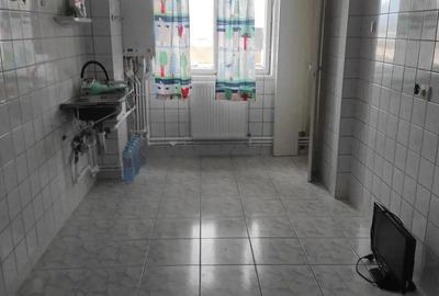 Apartament cu 3 camere decomandat în Decebal - 11
