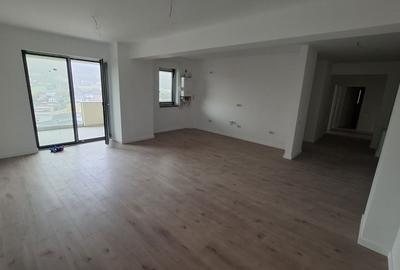 Apartament cu 3 camere în Central - 3