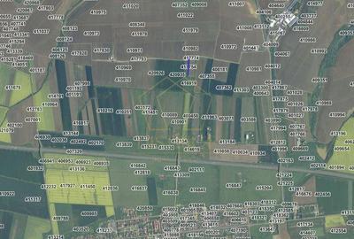 Teren de 10750 mp, în Central