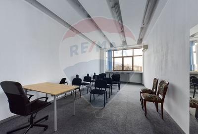 Cladire de birouri de vanzare cu 3.658 mp utili Bucuresti Armeneasca - 3