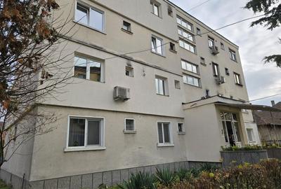 Apartament cu 3 camere decomandat în Central - 8