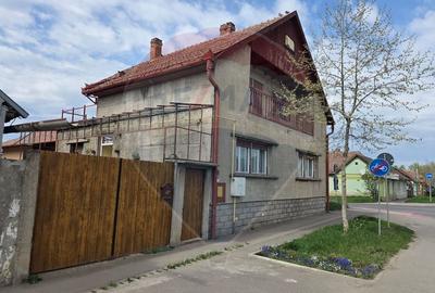 Casă cu 5 camere cu Teren 310 Mp în Central - 2