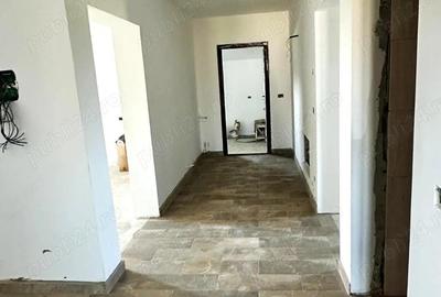 Casă cu 4 camere cu Teren 3960 Mp în Milcovul - 7