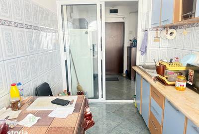 Apartament cu 2 camere semidecomandat în Micro 9 - 15