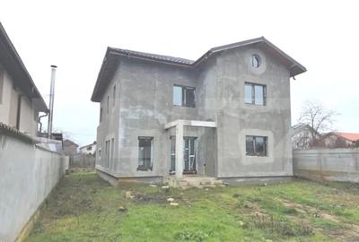 Casă cu 4 camere cu Teren 570 Mp în Central - 13