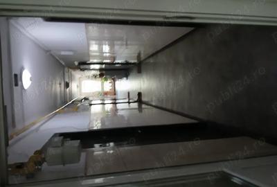 Vand garsoniera ,15 m zona Preciziei ,avand doua iesiri la 5 minute de metrou Preciziei ,tramvaiul 2 - 6