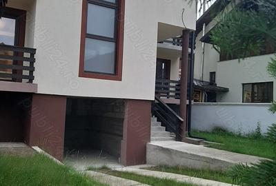 Casă cu 3 camere cu Teren 300 Mp în Central - 1
