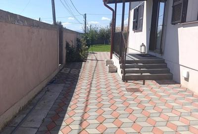 Casă cu 4 camere în Târgu Neamț - 3