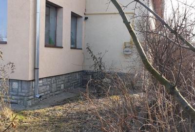 Casă cu 7 camere cu Teren 1450 Mp în Stupini - 8