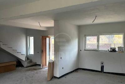 Casă cu 4 camere cu Teren 400 Mp în Luna - 8