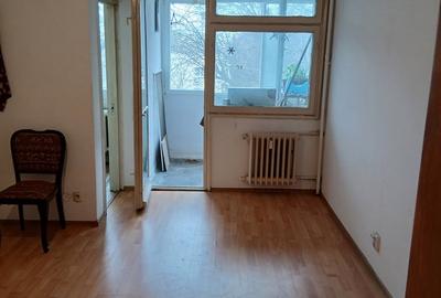 Garsonieră semidecomandată în Apărătorii Patriei - 2