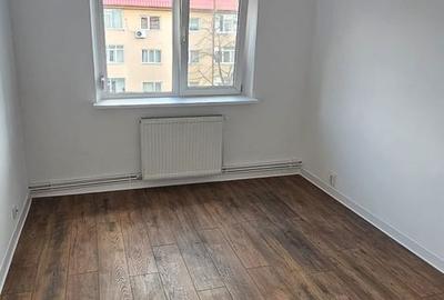 Apartament cu 3 camere decomandat în Nicolina - 14