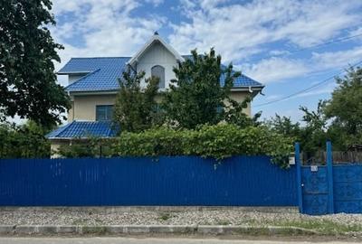 Casa cu etaj de vanzare sat Beresti, com. Sascut, jud. Bacau