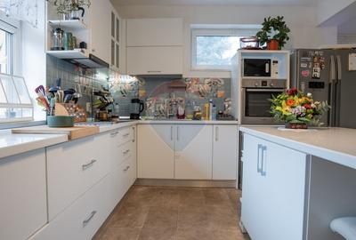 Casă cu 8 camere cu Teren 950 Mp în Roșu - 10