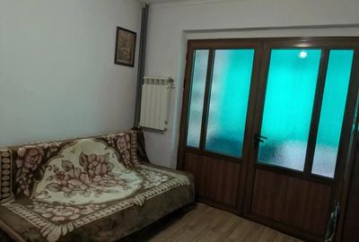 Camera de inchiriat in apartament 2 cam. - 1