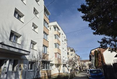 Garsonieră decomandată în Traian - 3