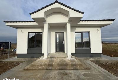 Casă cu 4 camere cu Teren 90 Mp în Oșorhei