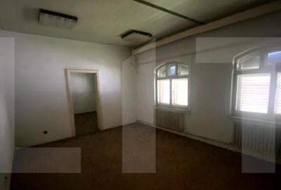 Cladire mixta cu teren ?i hala vad comercial DN11, O - 6