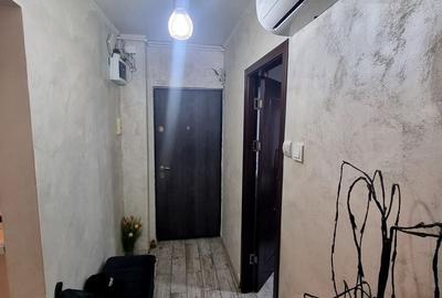 Apartament cu 4 camere decomandat, mobilat în CET - 8