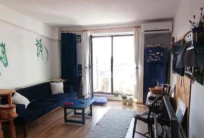 Apartament cu 2 camere semidecomandat în Jiului